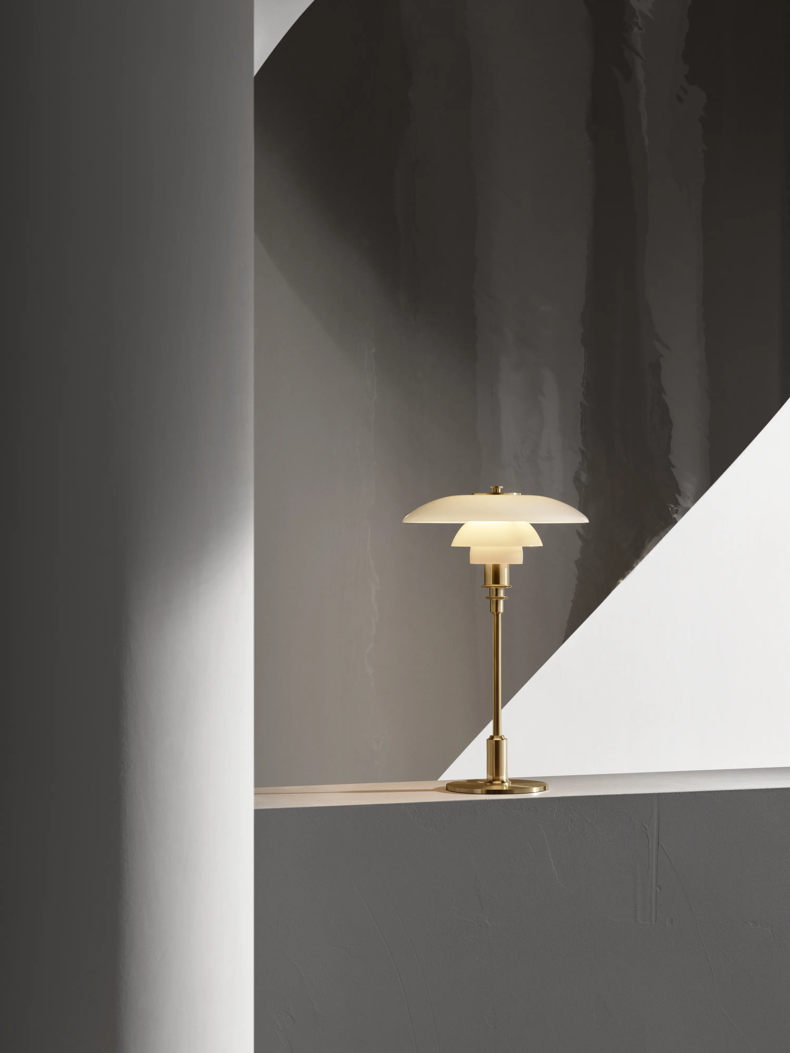 PH 3/2 Table Lamp for Non-Glare Lighting | Louis Poulsen