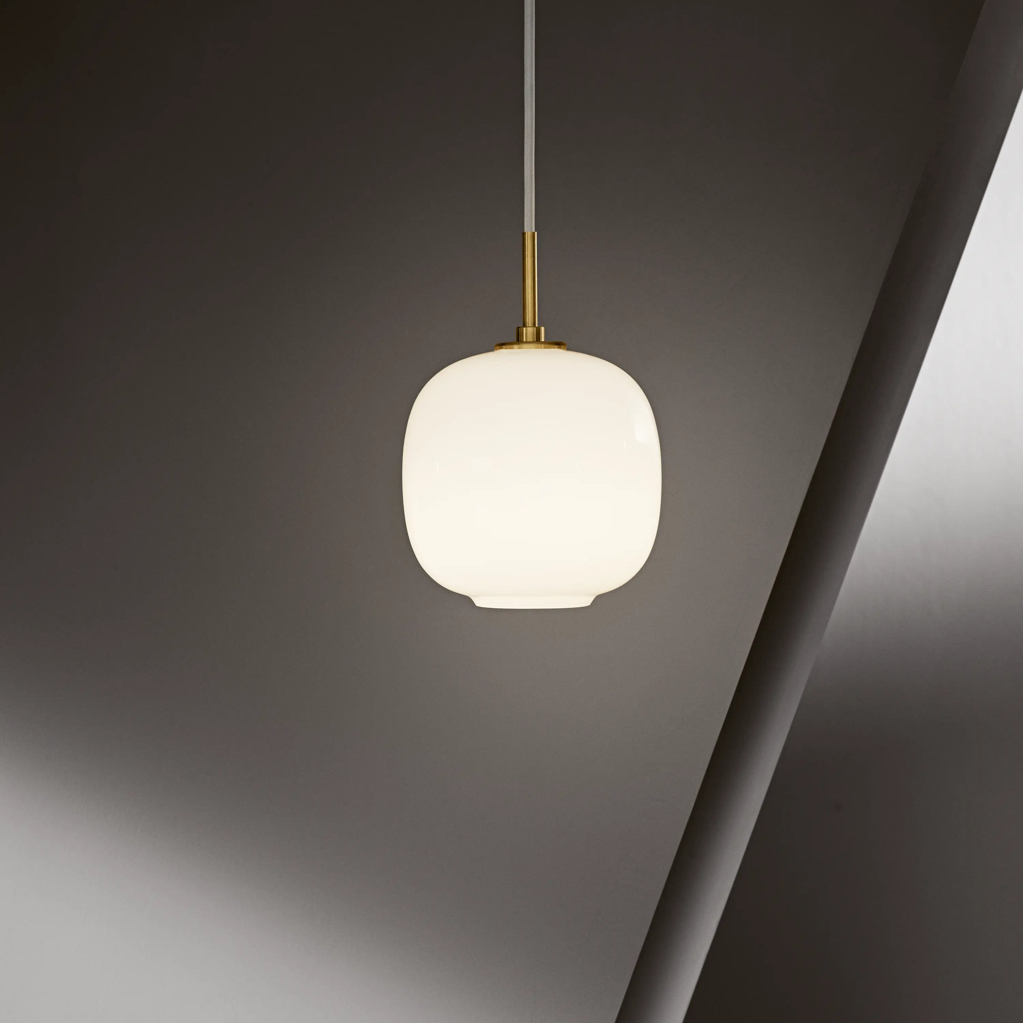 VL 45 Radiohus Pendant | Vilhelm Lauritzen | Louis Poulsen VL 45 Radiohus Pendant | Vilhelm Lauritzen | Louis Poulsen