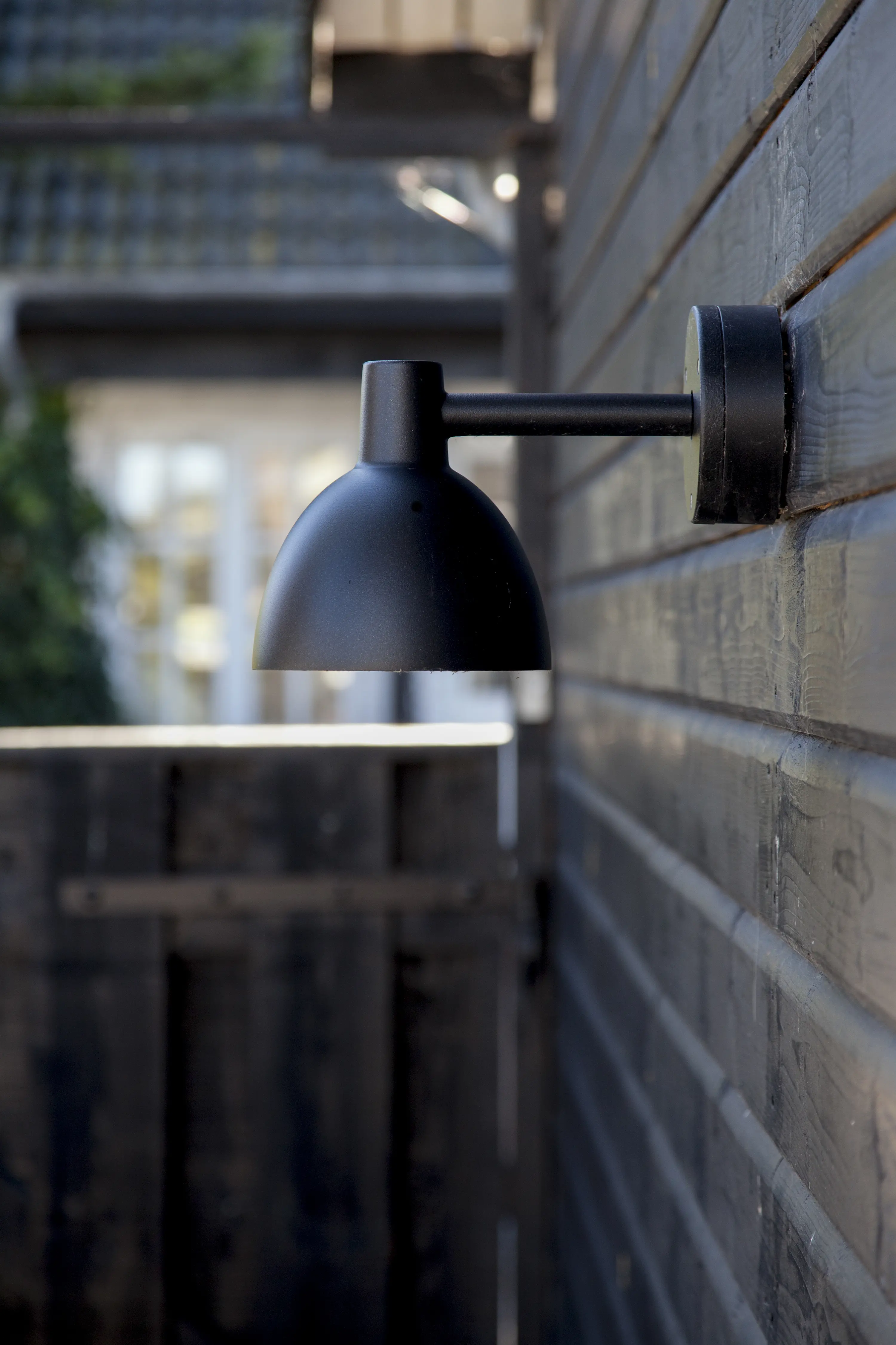 Toldbod 155 Outdoor Wall Lamp Black texture | Louis Poulsen A/S 