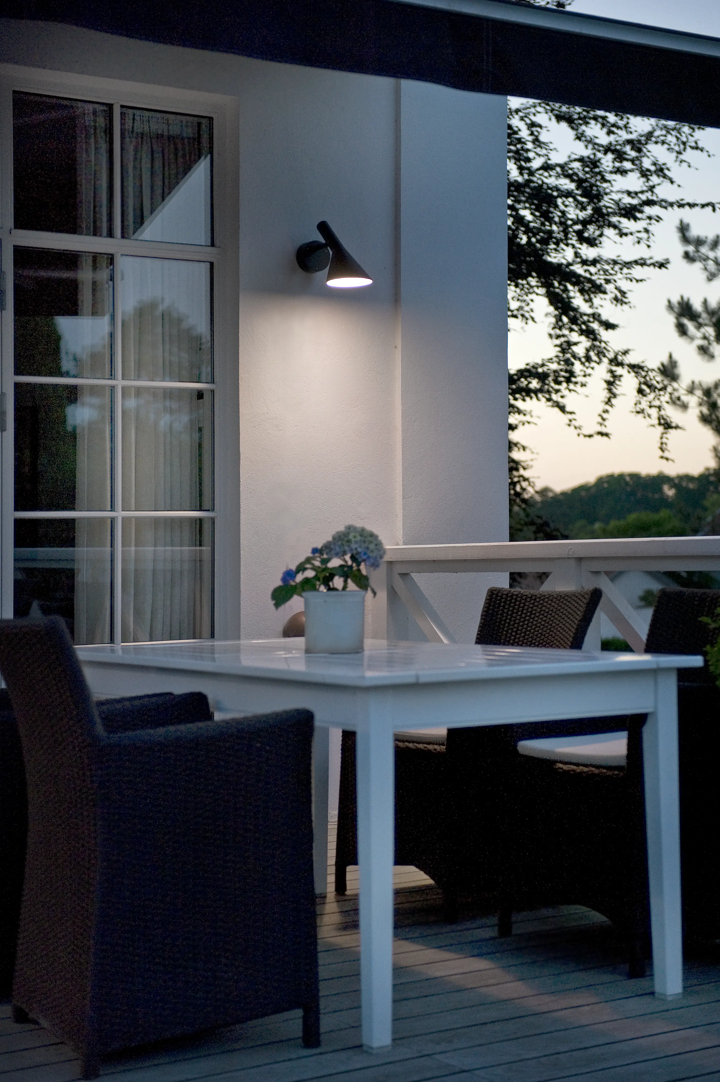 AJ 50 Outdoor Wall Lamp