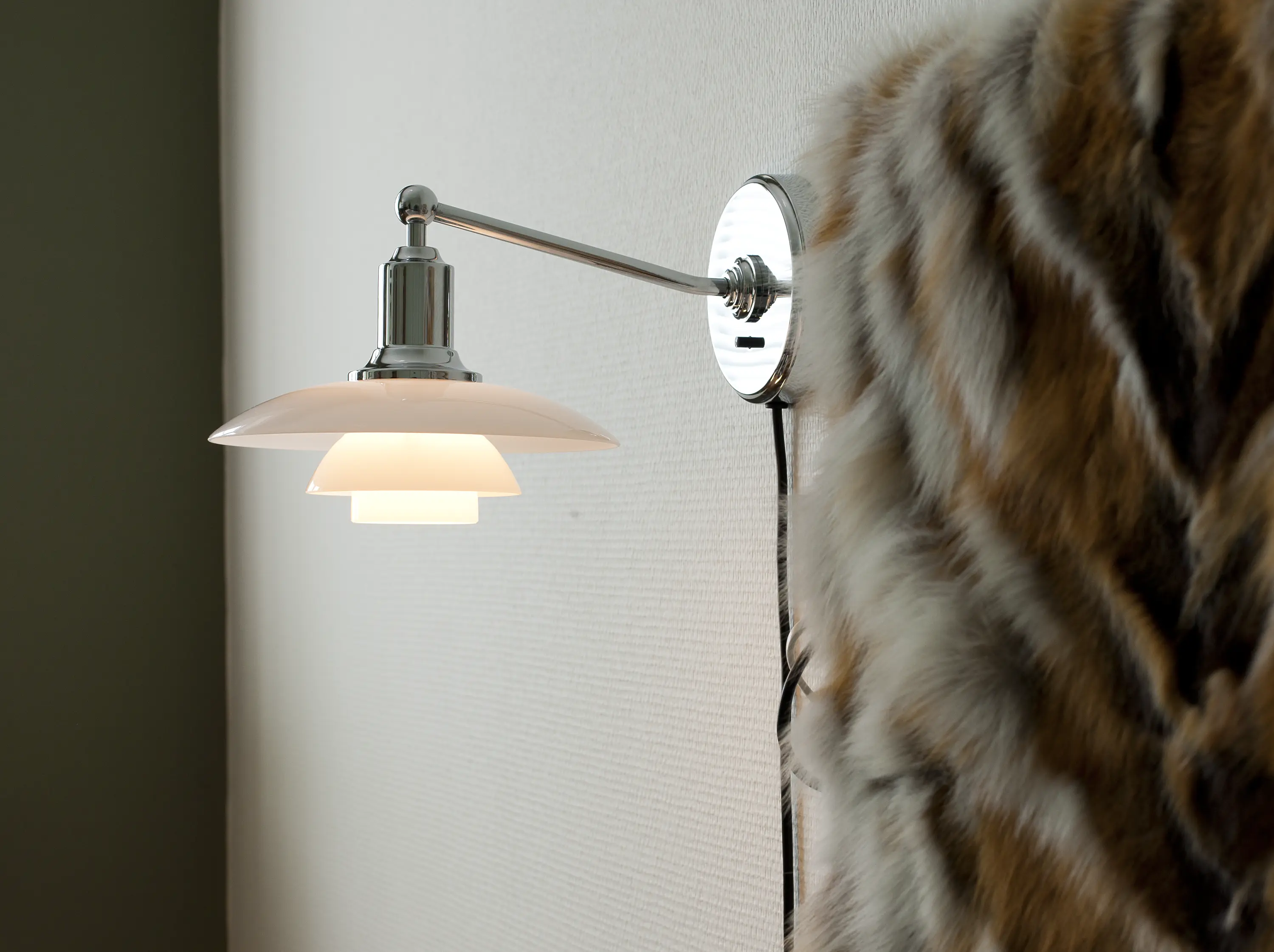PH 2/1 Wall Lamp | Poul Henningsen | Louis Poulsen