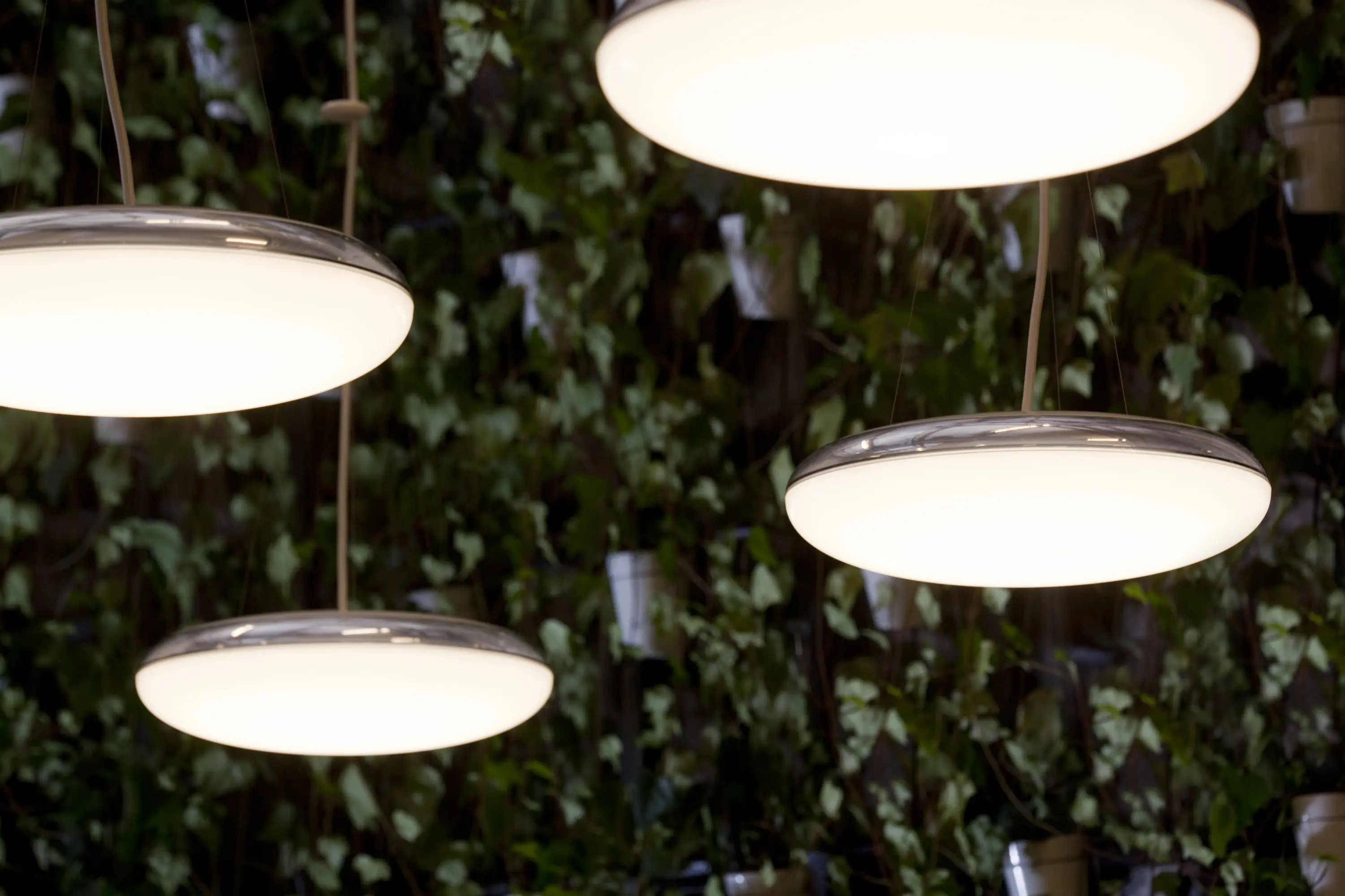 Silverback Suspended Pendant Light | Louis Poulsen