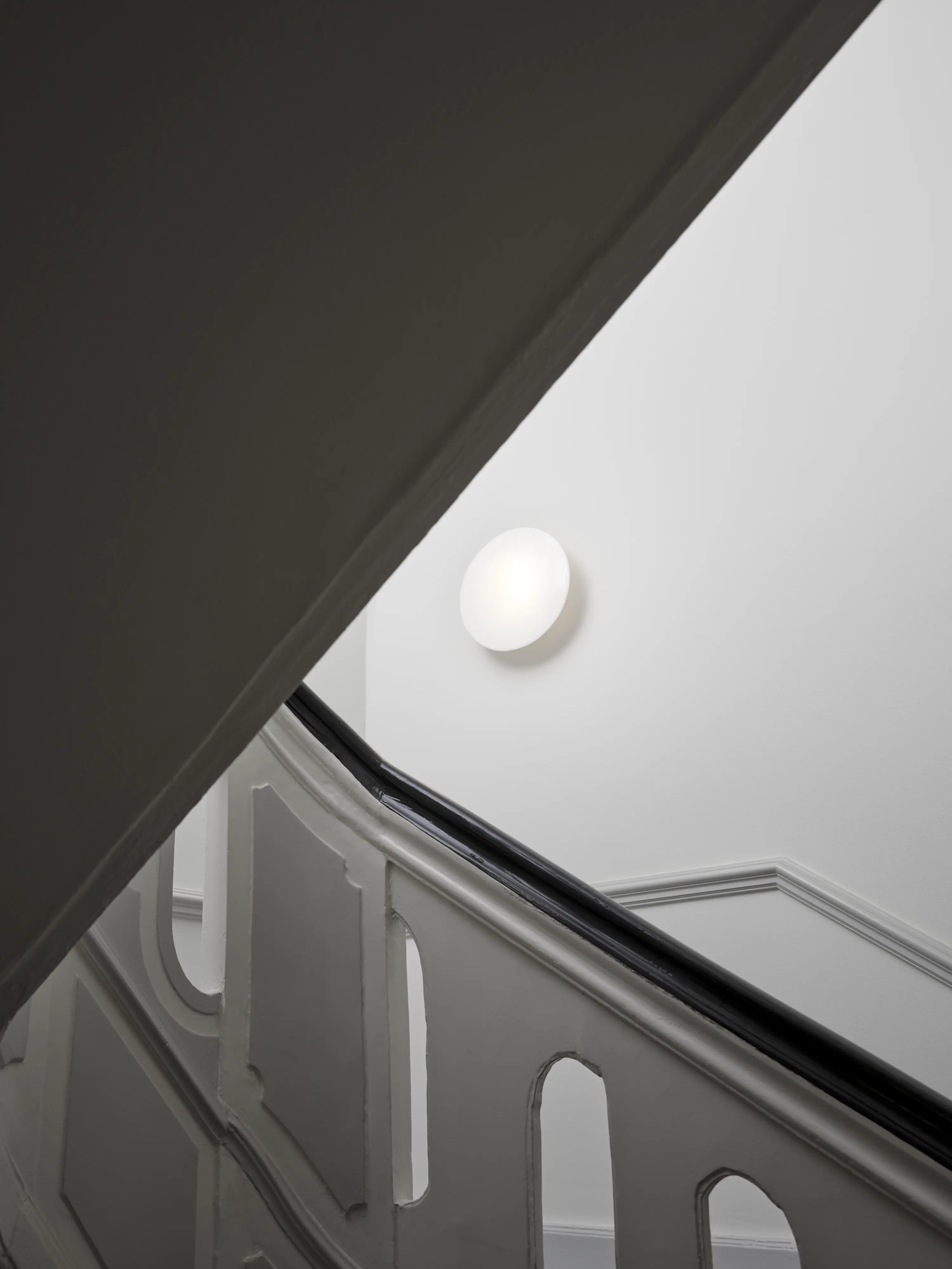 AJ Eklipta Wall Lamp