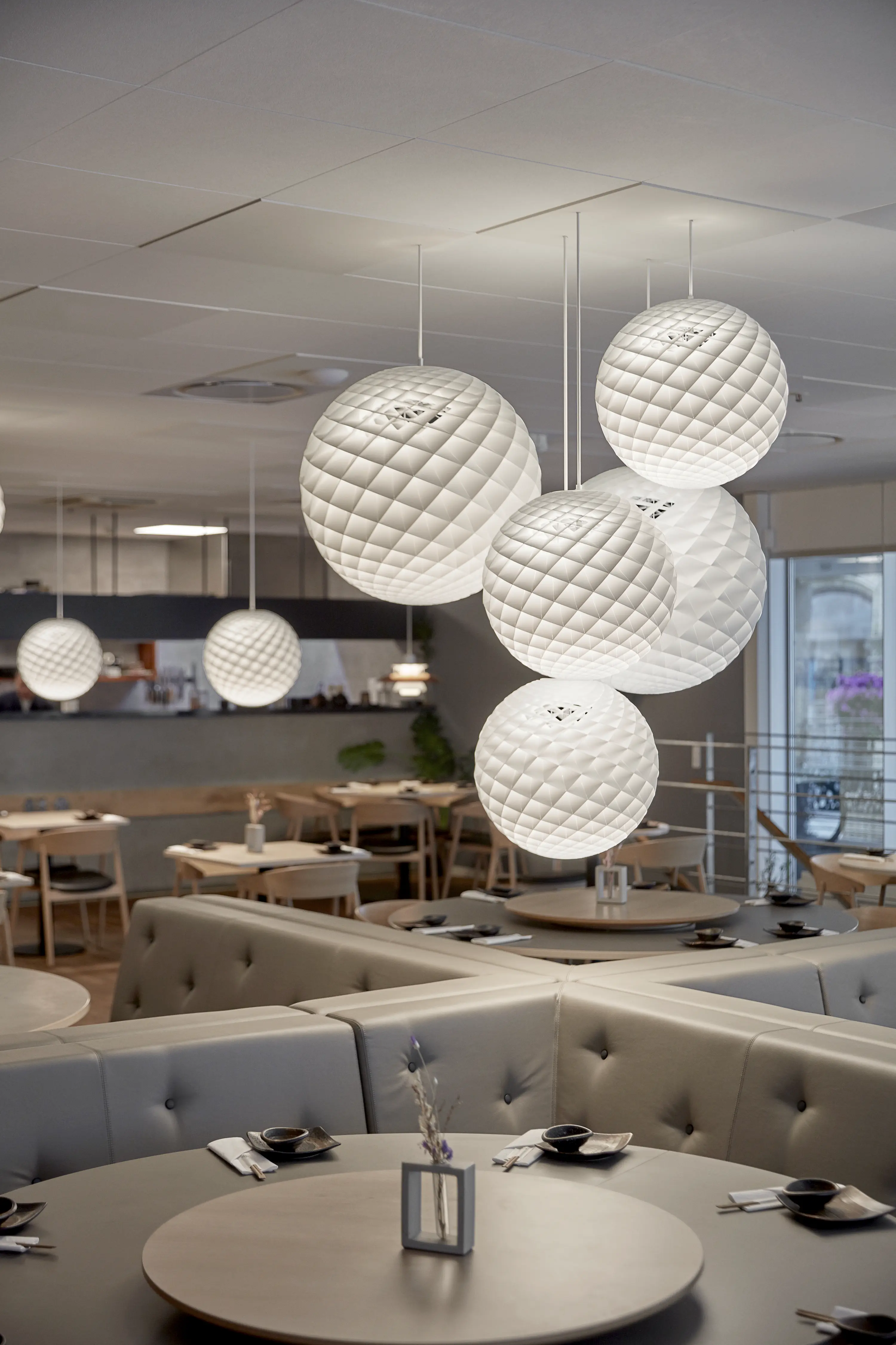 Patera Pendant: Redefining Chandeliers | Louis Poulsen