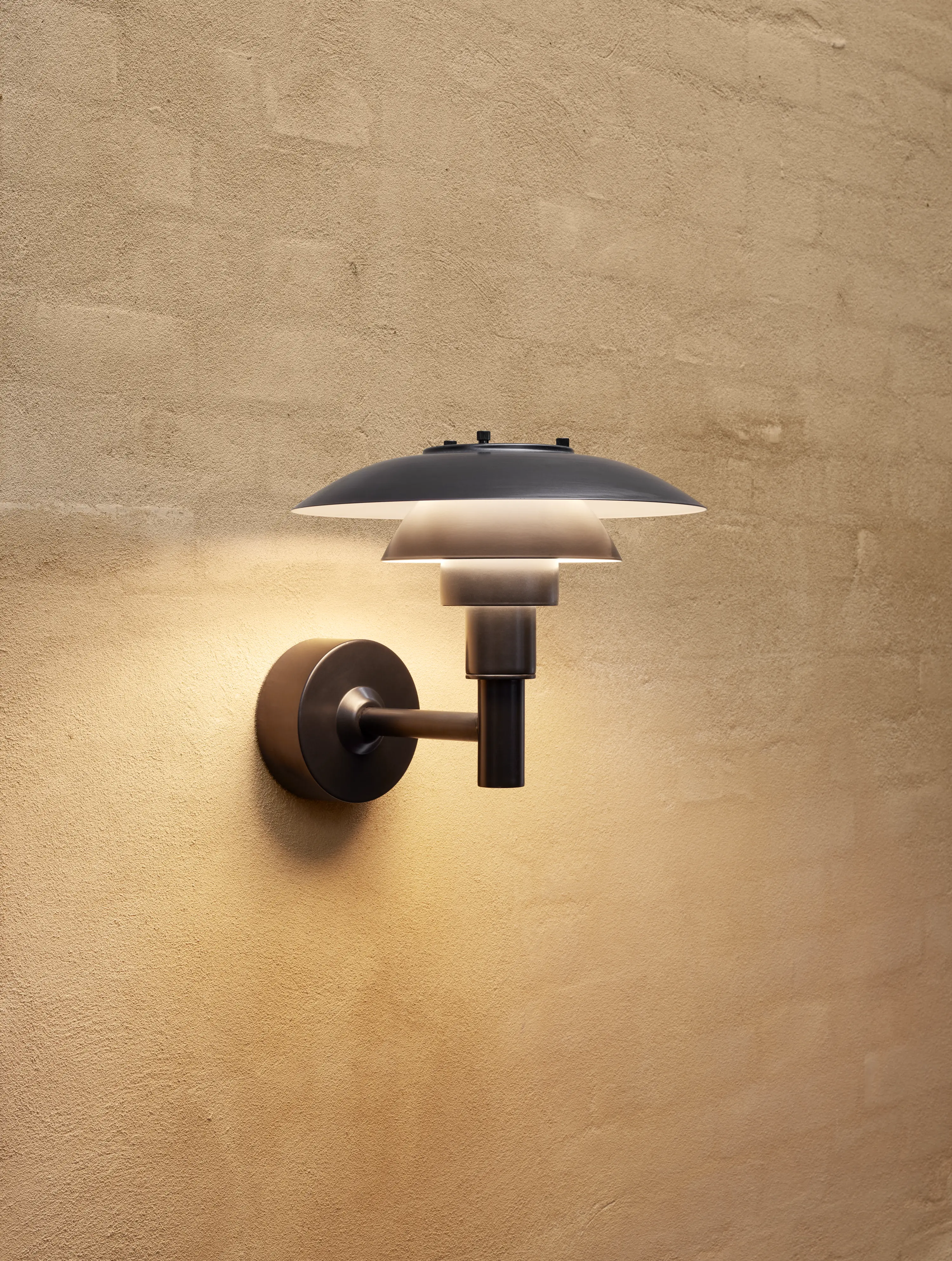 PH 3-2½ Outdoor Wall Lamp | Louis Poulsen