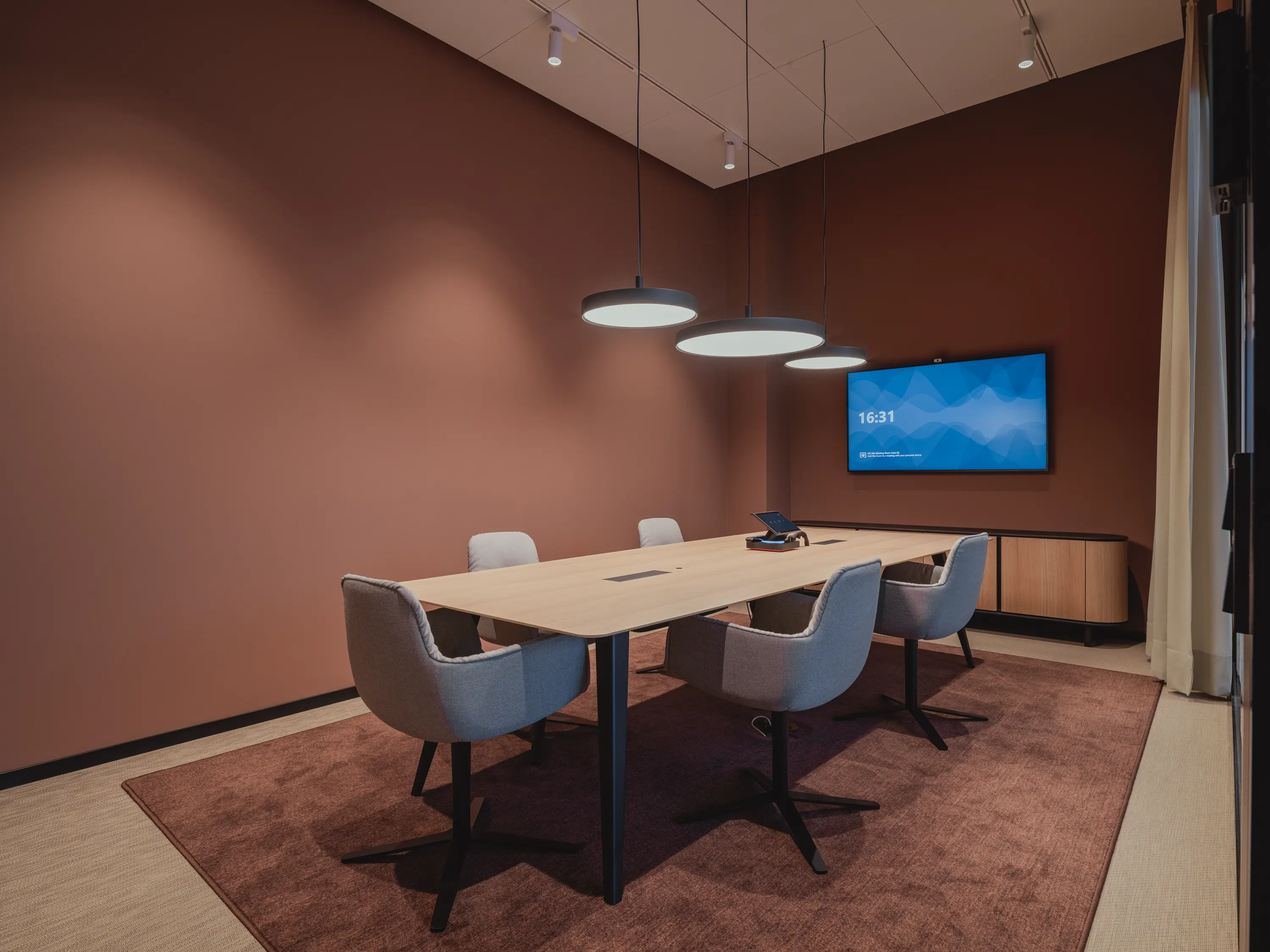LP Slim Round Pendant Light | Louis Poulsen