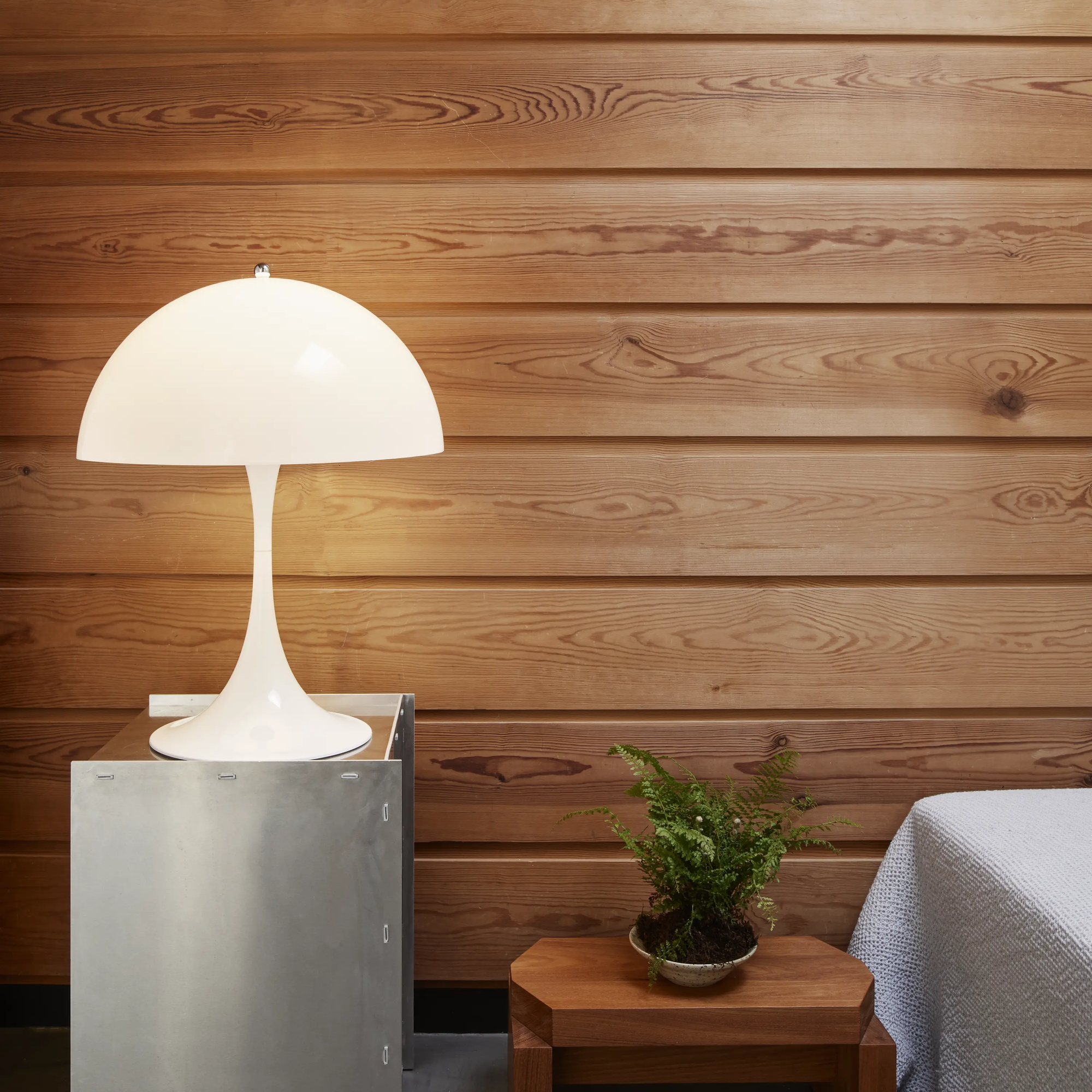 Panthella 400 Table Lamp | Louis Poulsen Panthella 400 Table Lamp | Louis Poulsen