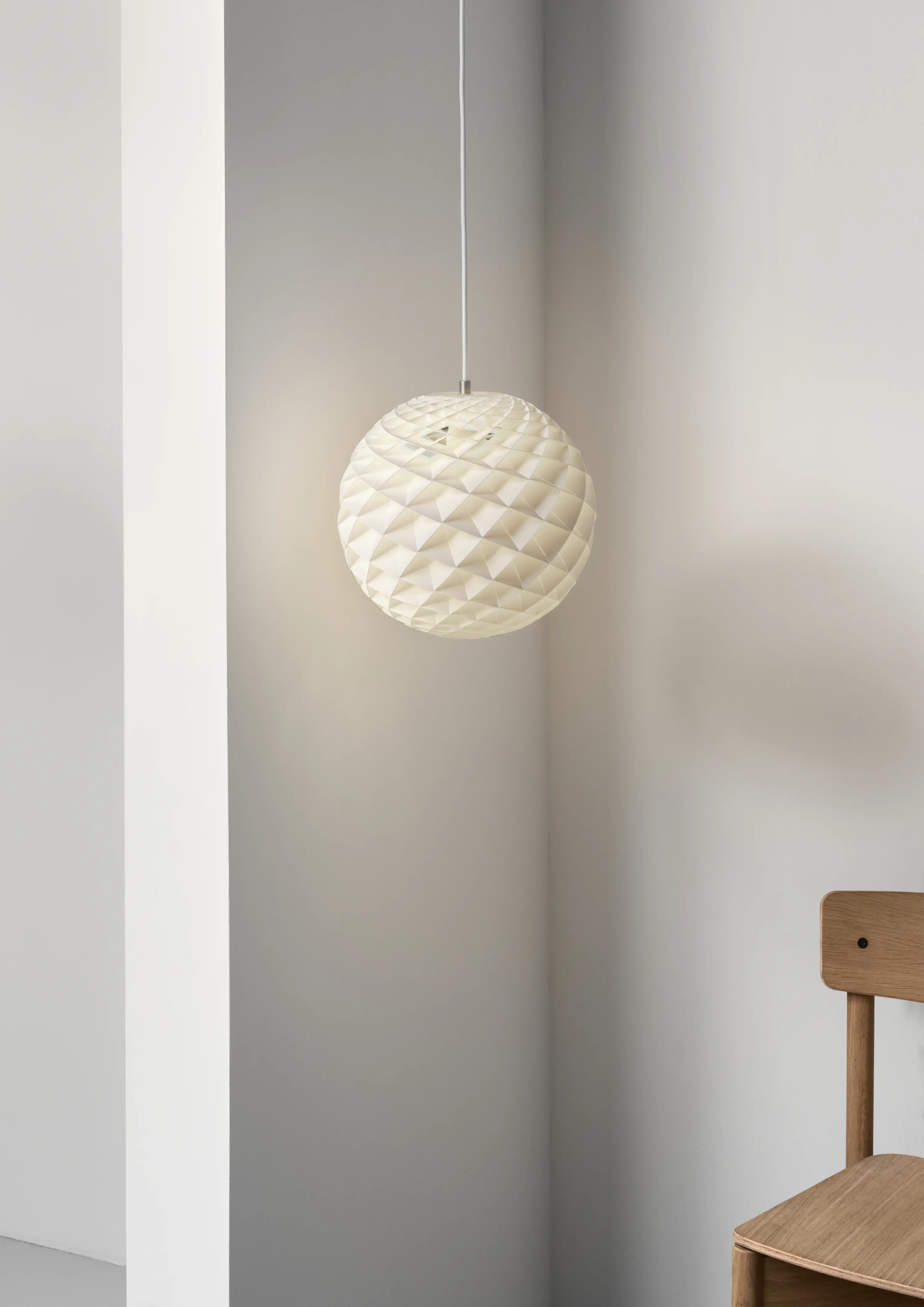 ◇Louis Poulsen ルイスポールセン Patera 16402 Patera Pendant: Redefining Chandeliers | Louis Poulsen
