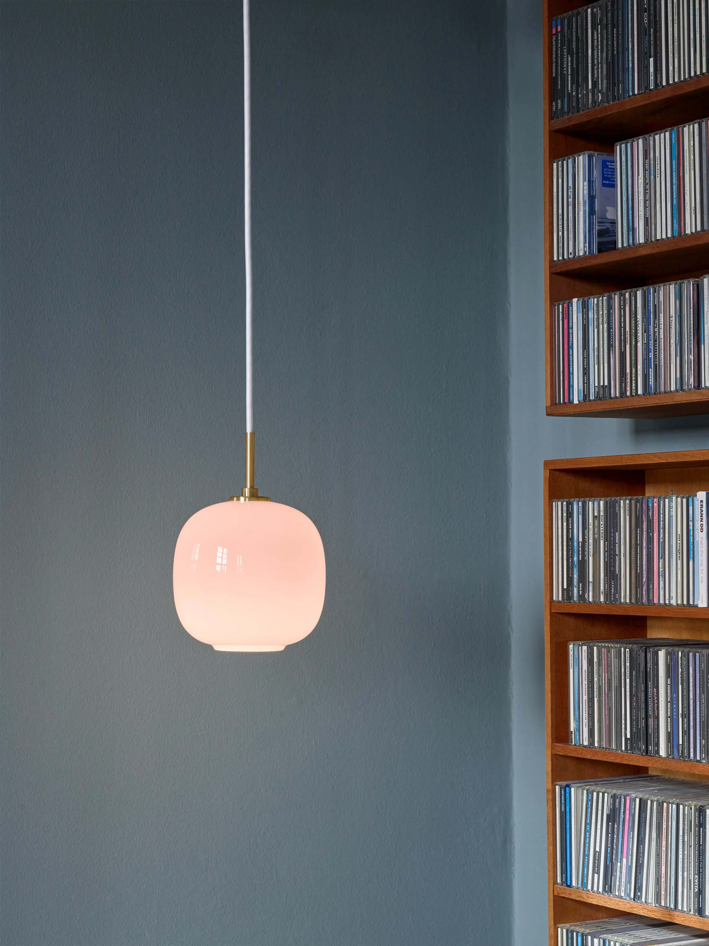 VL 45 Radiohus Pale Rose Pendant
