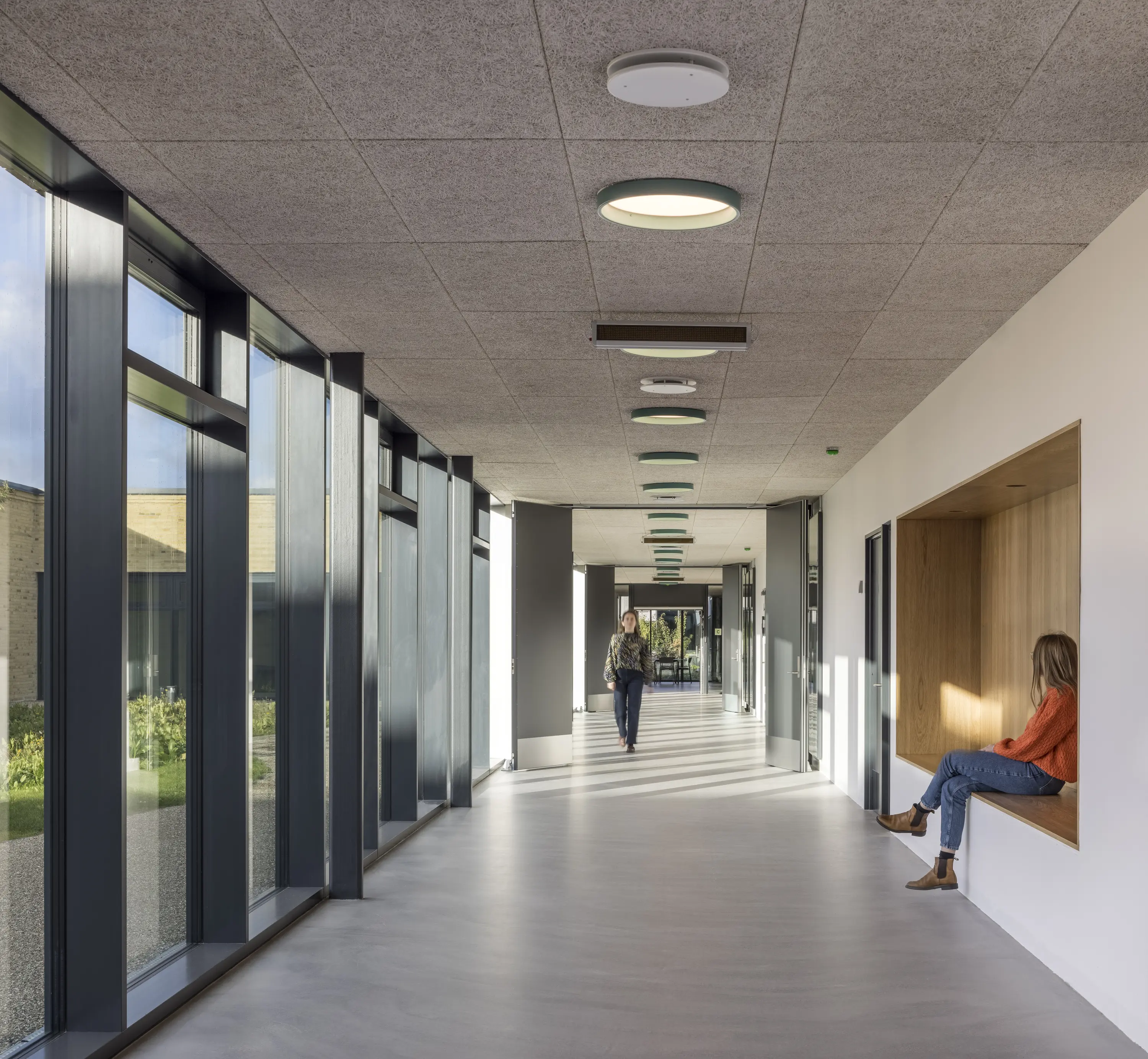 LP Circle Semi Recessed