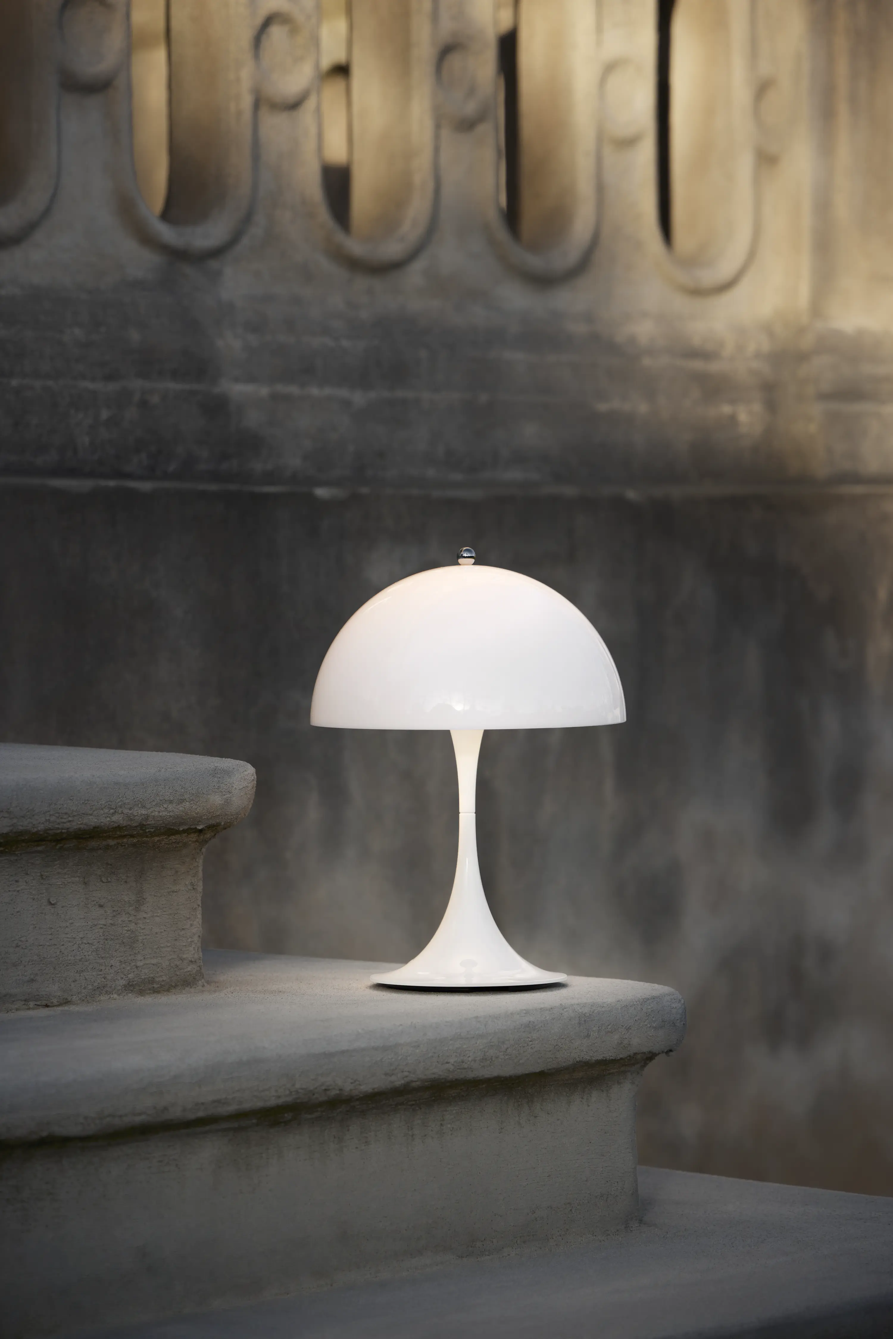ポータブルランプ | Decorative Lighting | Louis Poulsen