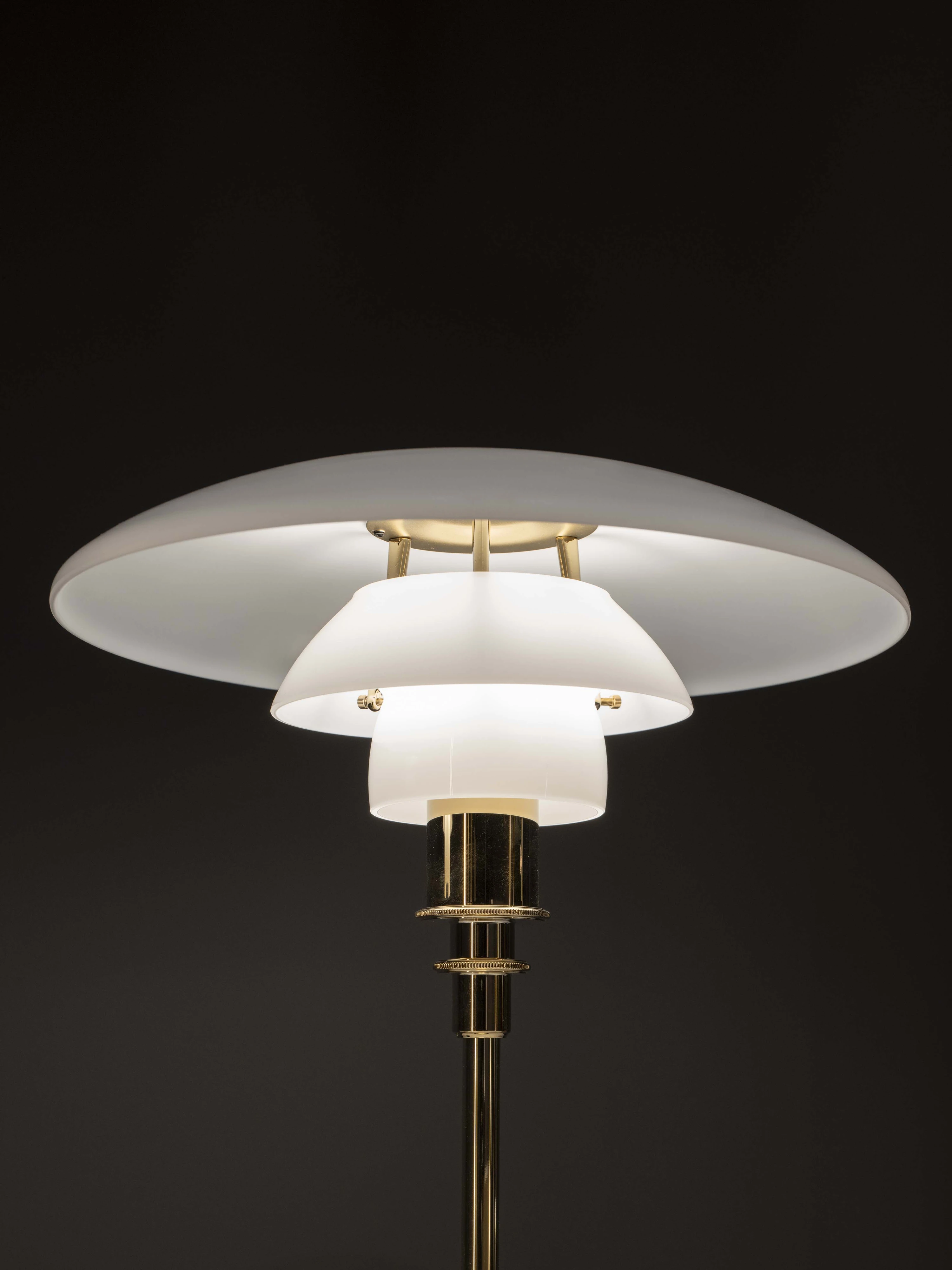 PH 3/2 Table Lamp for Non-Glare Lighting | Louis Poulsen