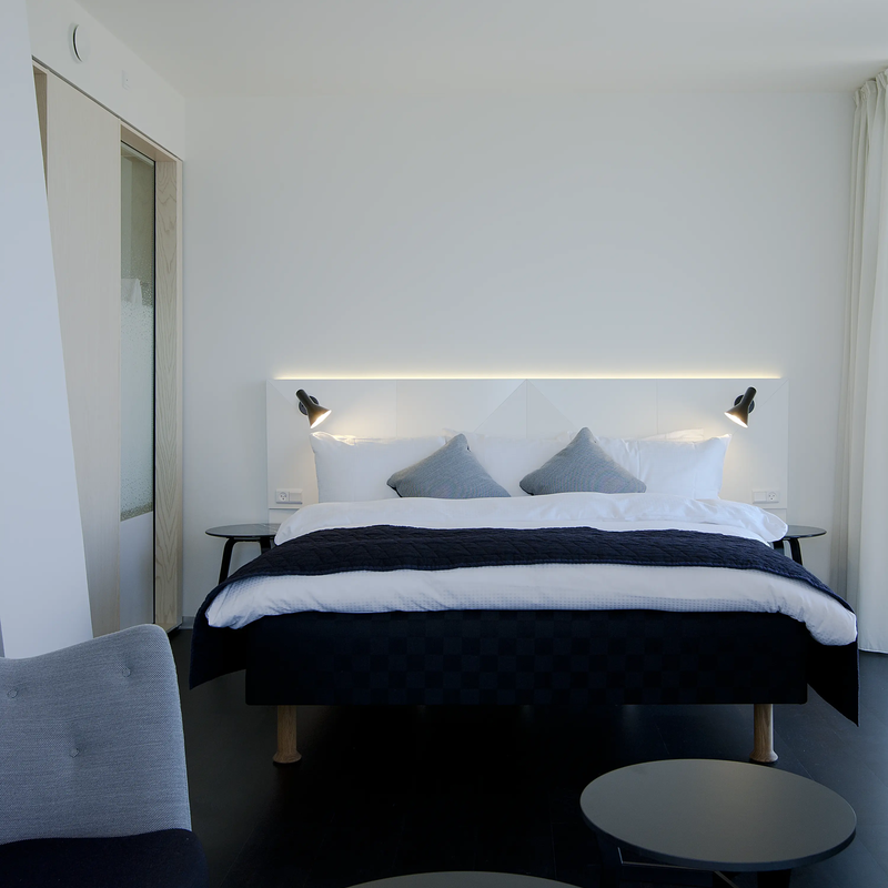 AJ Wall Lamp