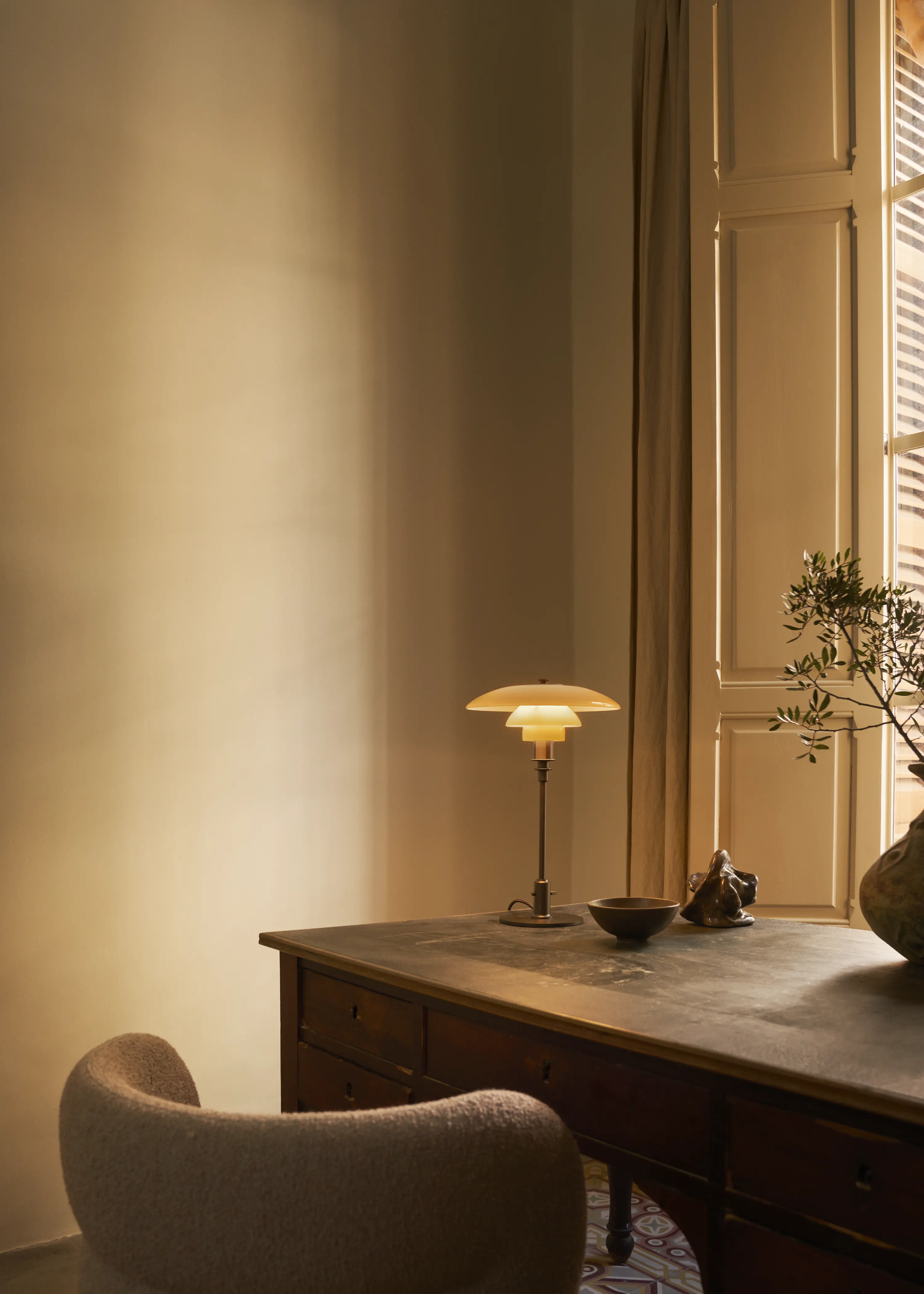 PH 3/2 Aged Brass Table Lamp