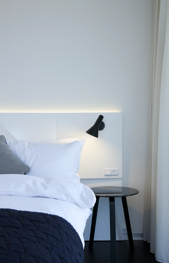 AJ Wall Lamp
