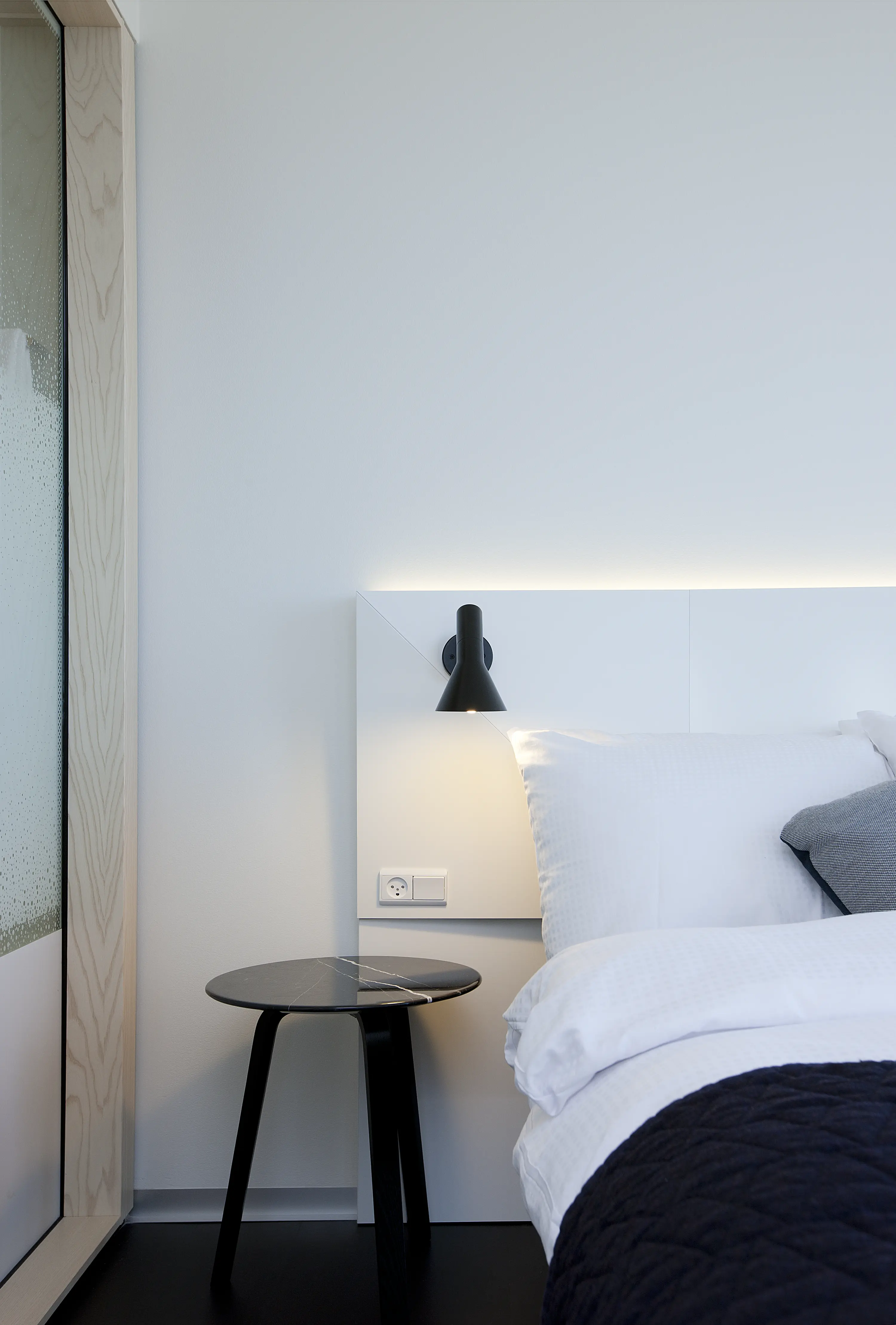 AJ Wall Lamp