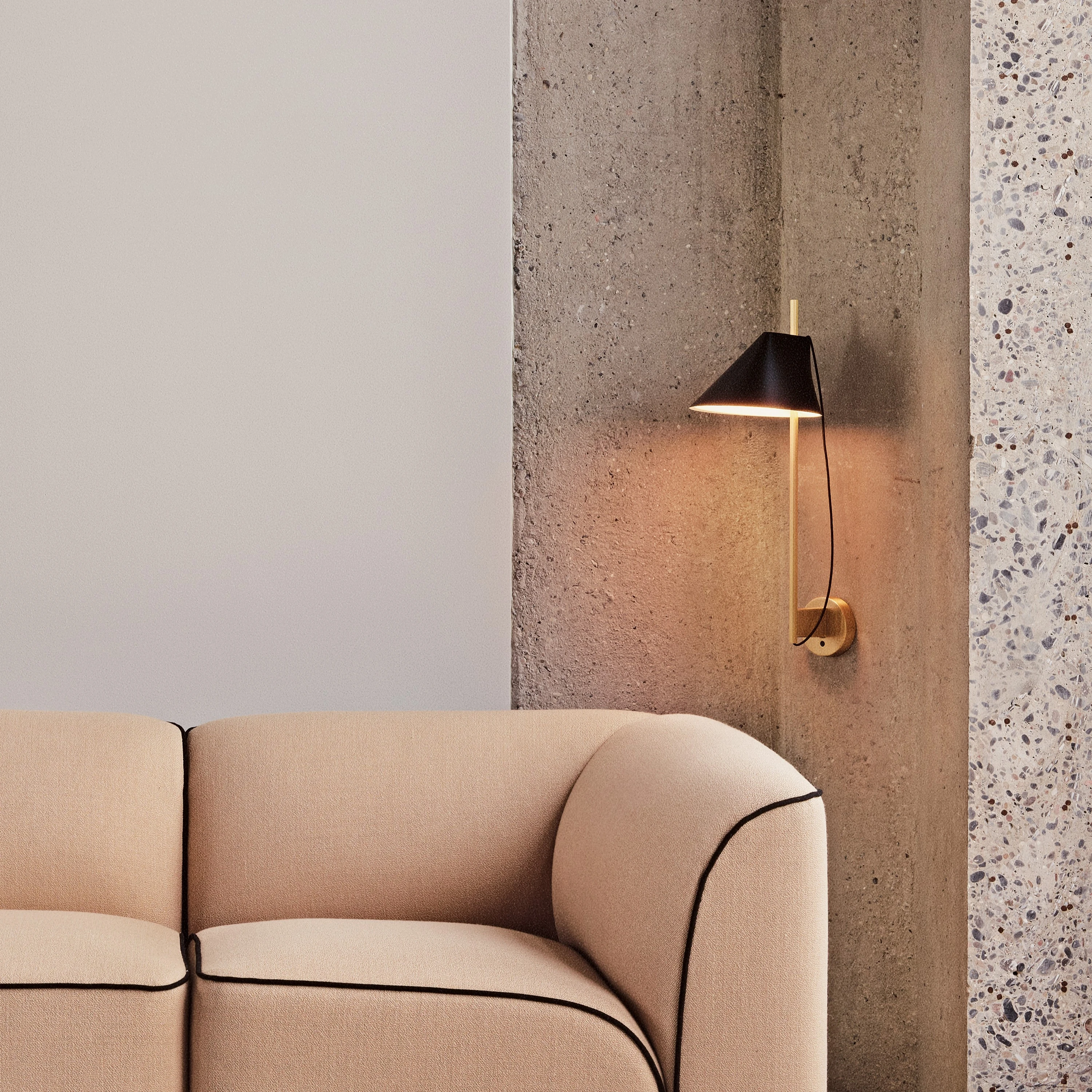 Yuh Wall Lamp