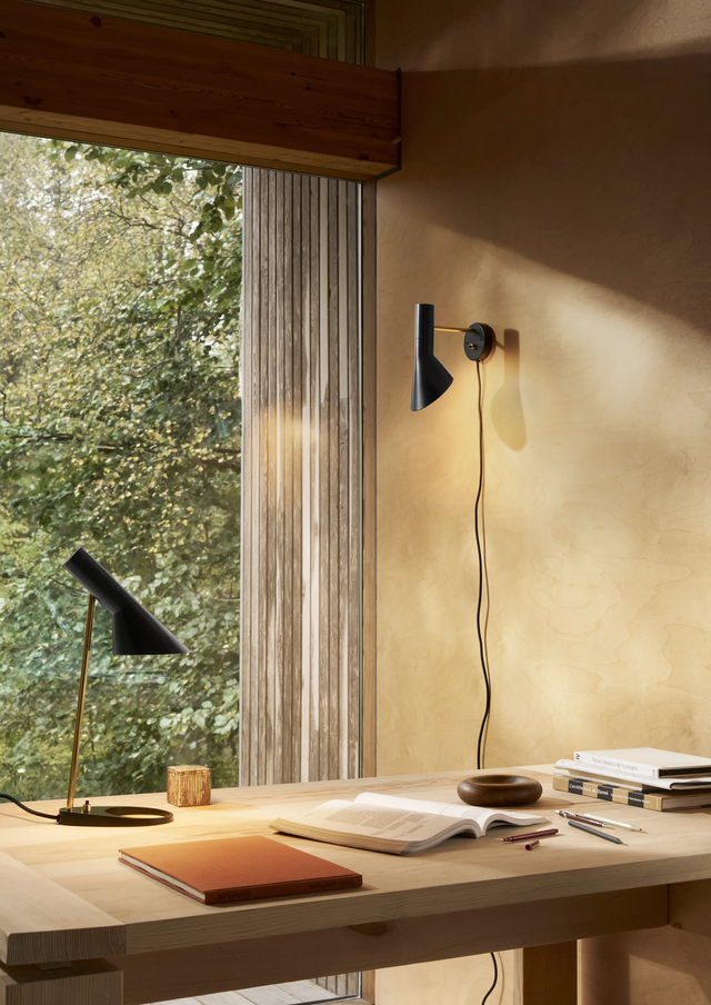 AJ Wall Lamp