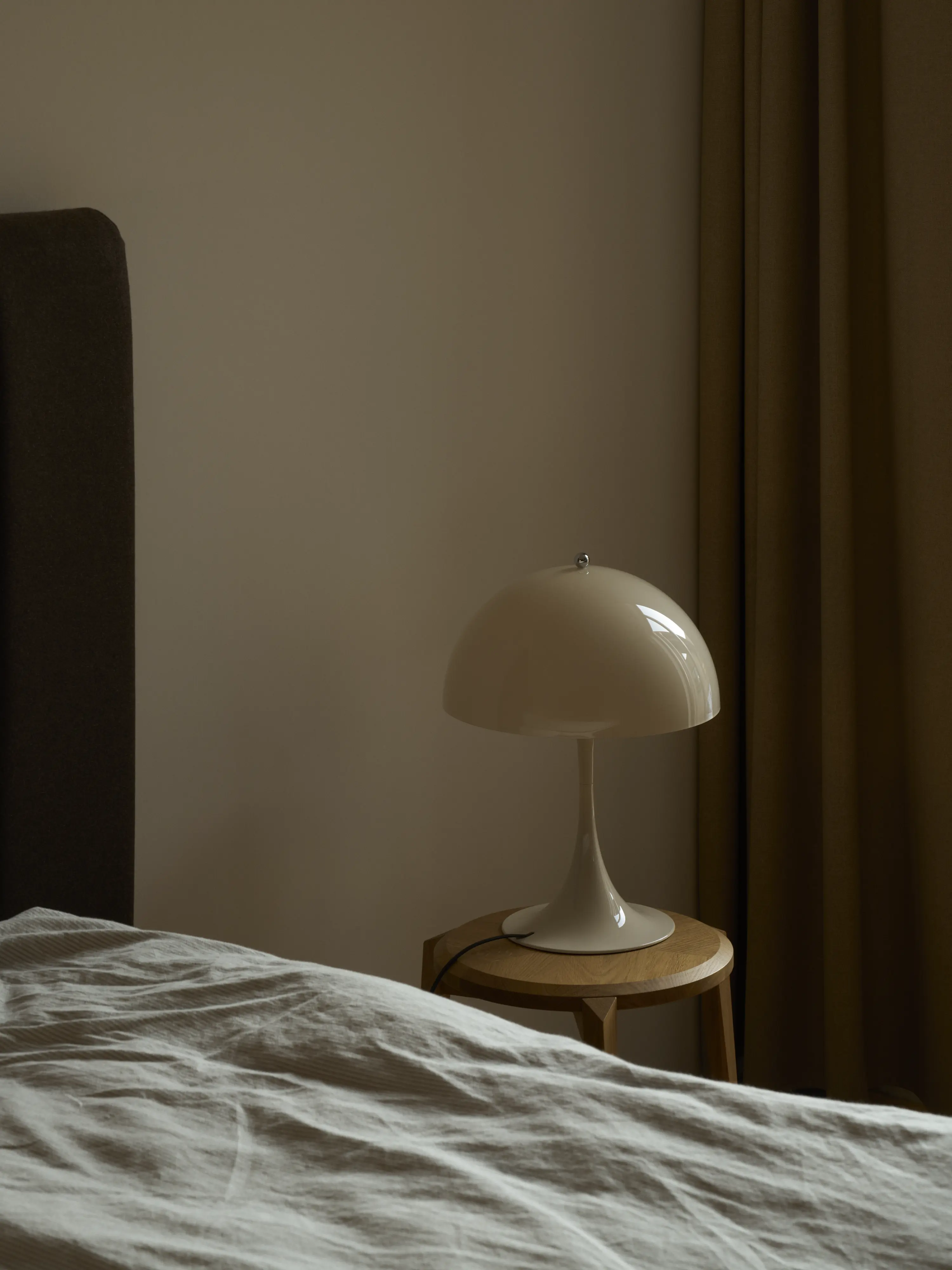 Panthella 320 テーブルランプ – Verner Panton | Louis Poulsen