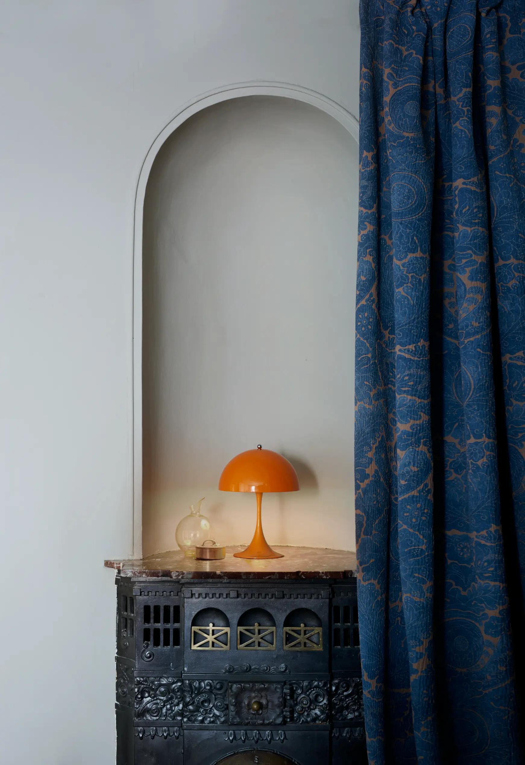 Panthella 250 Portable Lamp