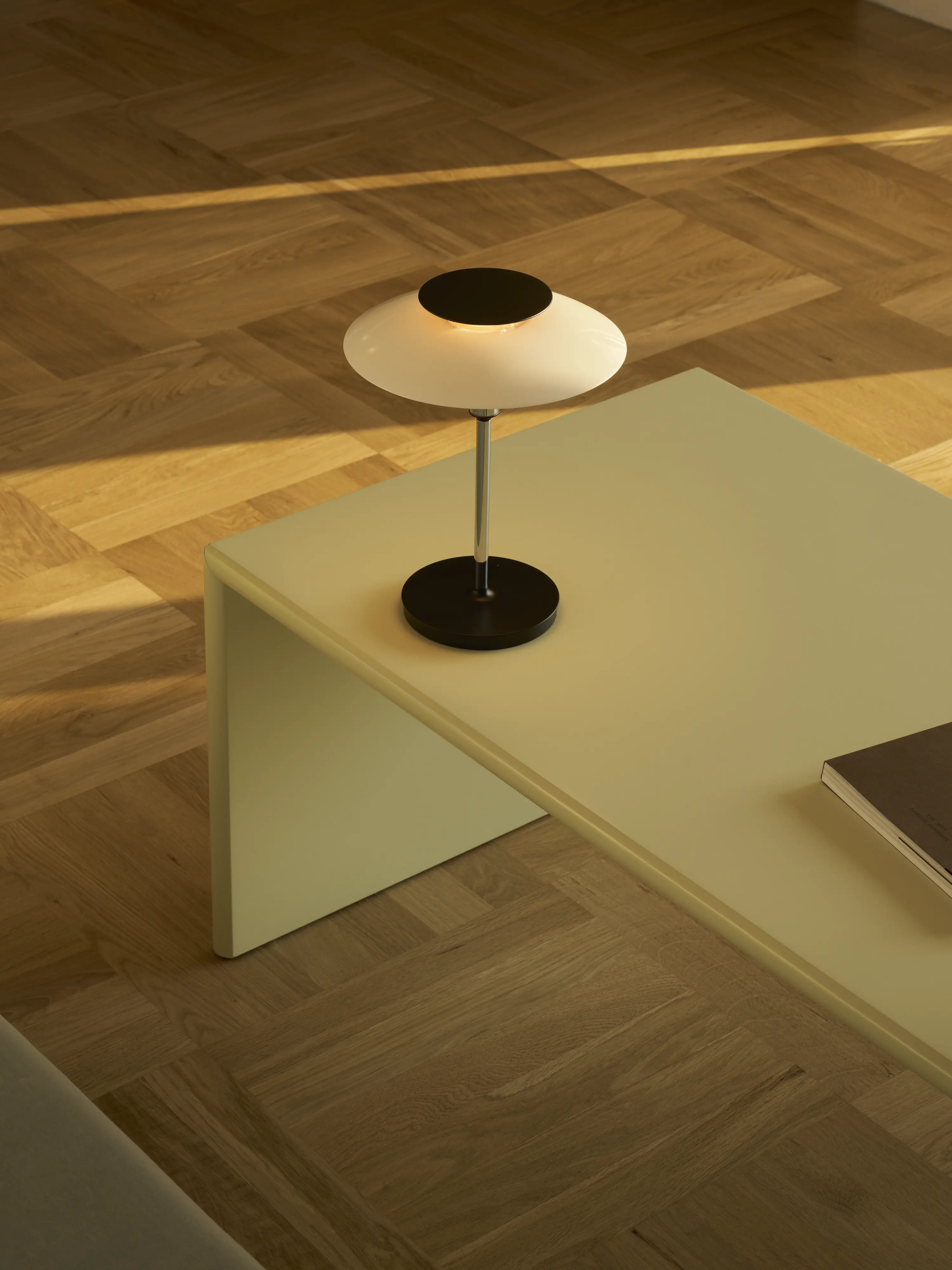 PH 80 Portable Lamp