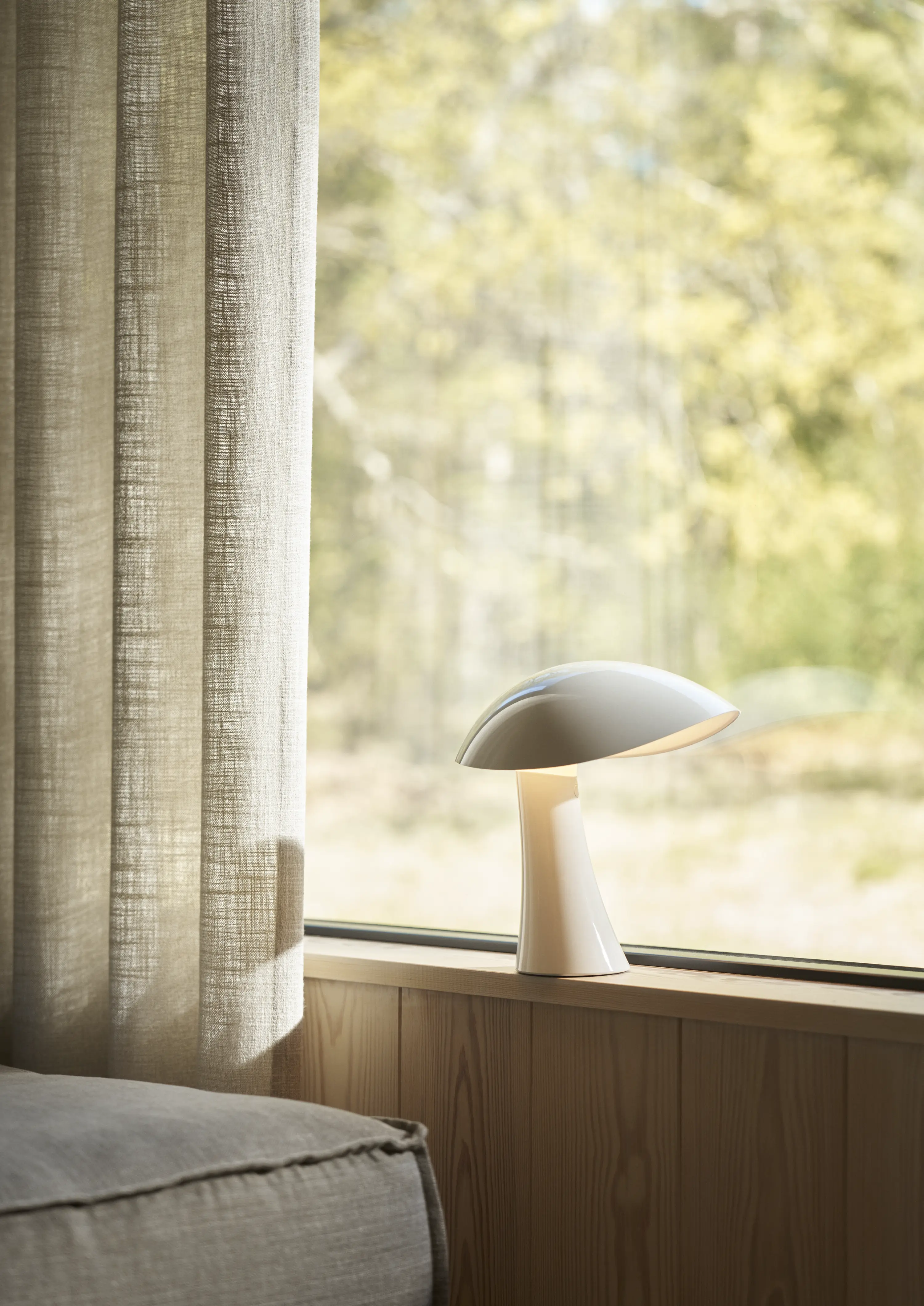 Rumee 220 ポータブル、Gabriel Tan デザイン | Louis Poulsen