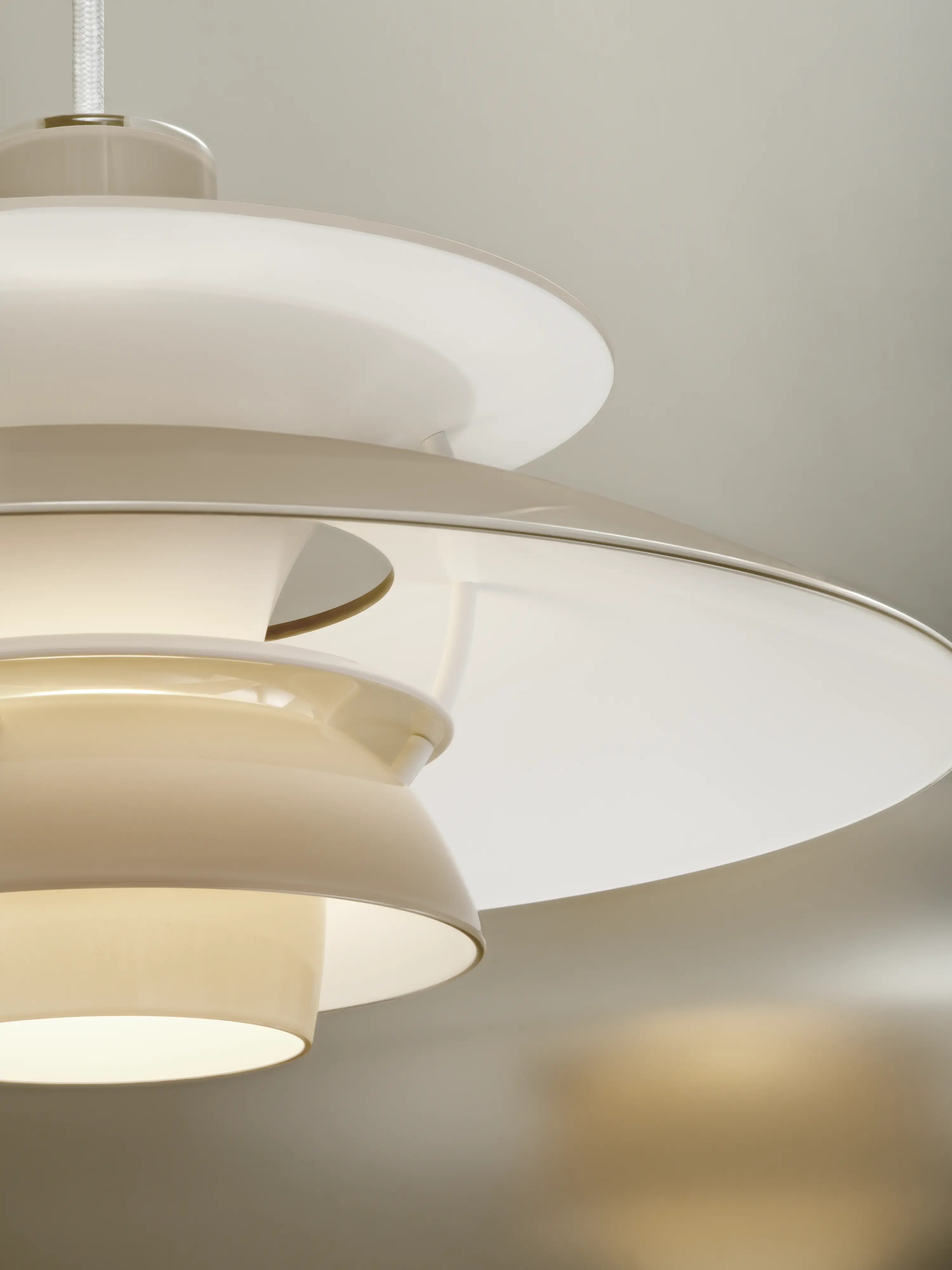 PH 5 320 Opal - Scandinavian Pendant | Louis Poulsen