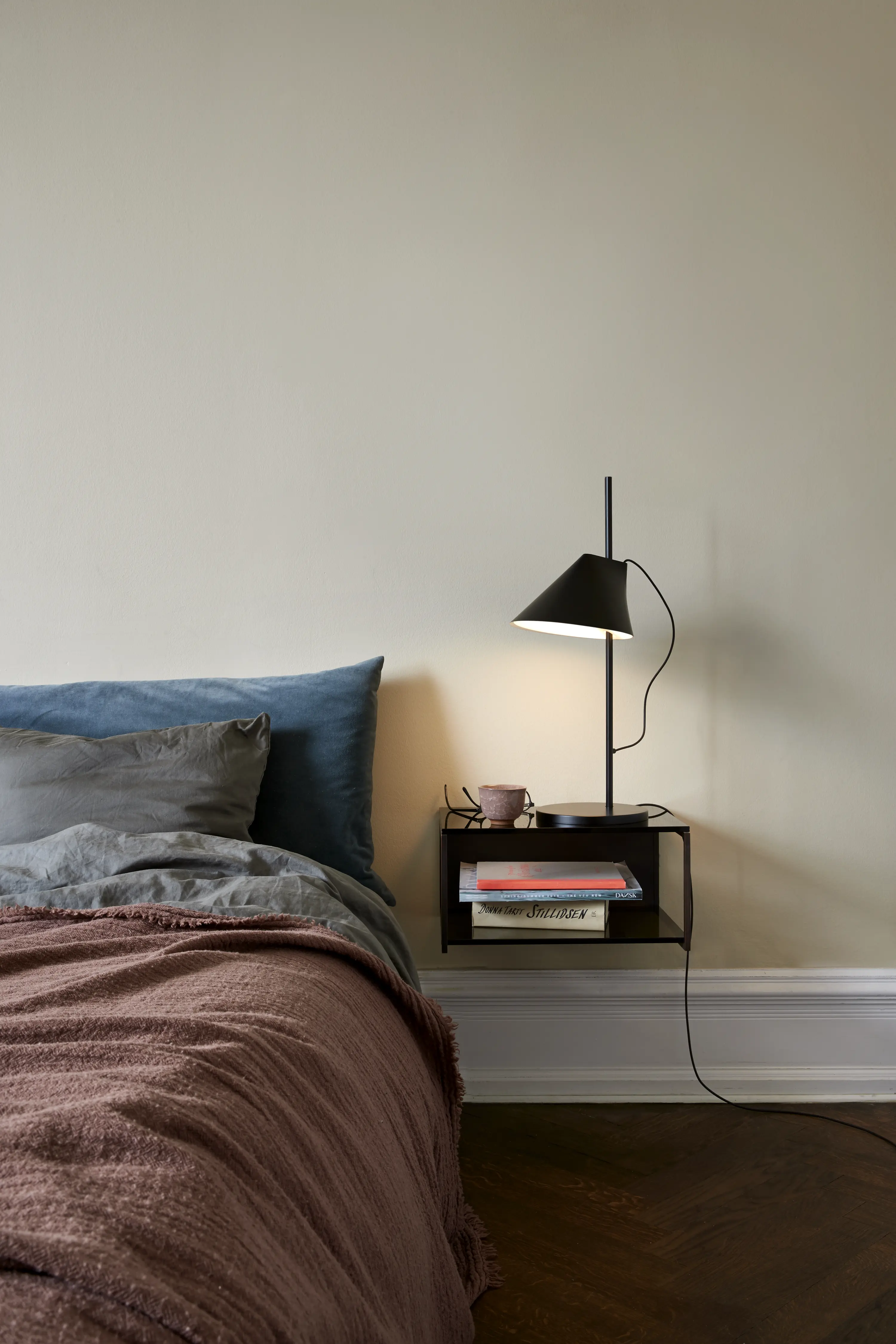 Yuh Table Lamp